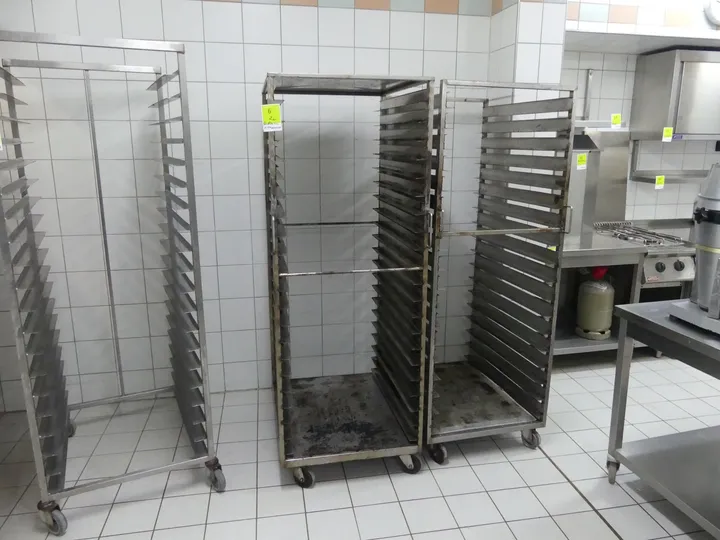 2x Stikkenwagen Maße in cm jeweils ca. 64 x 83 x 174